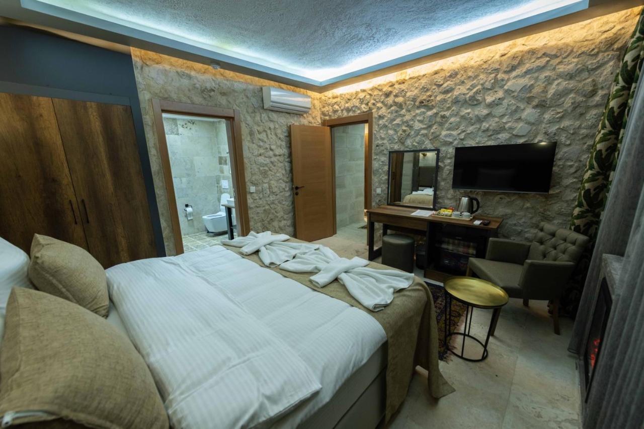 Ahiyan Hotel Учгісар Екстер'єр фото